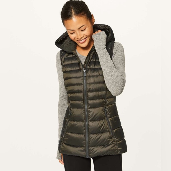 LuluLemon Puffer Vest with Hood. Size 10 - Picture 4 of 4